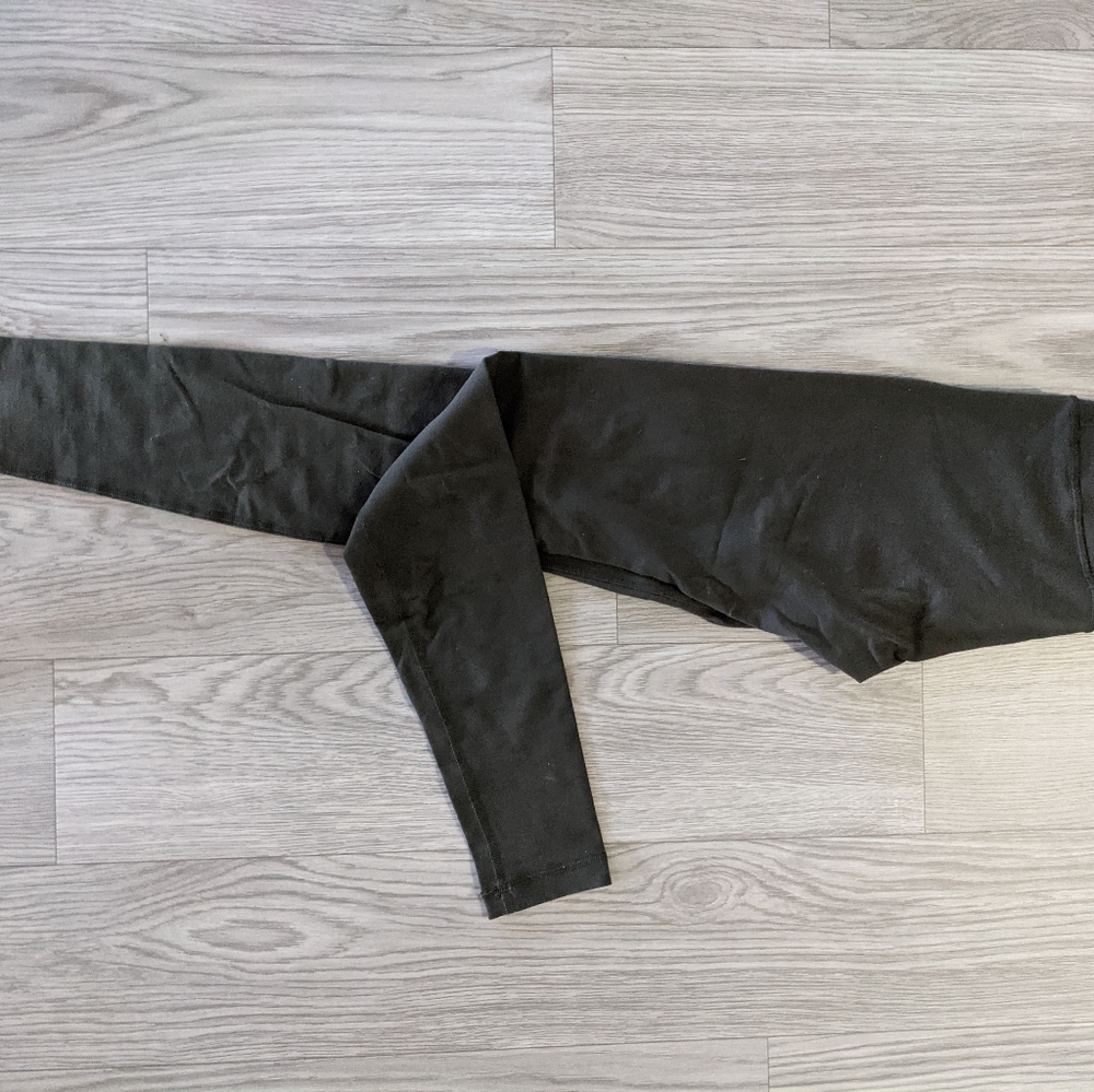 Lululemon wunderunders size 4